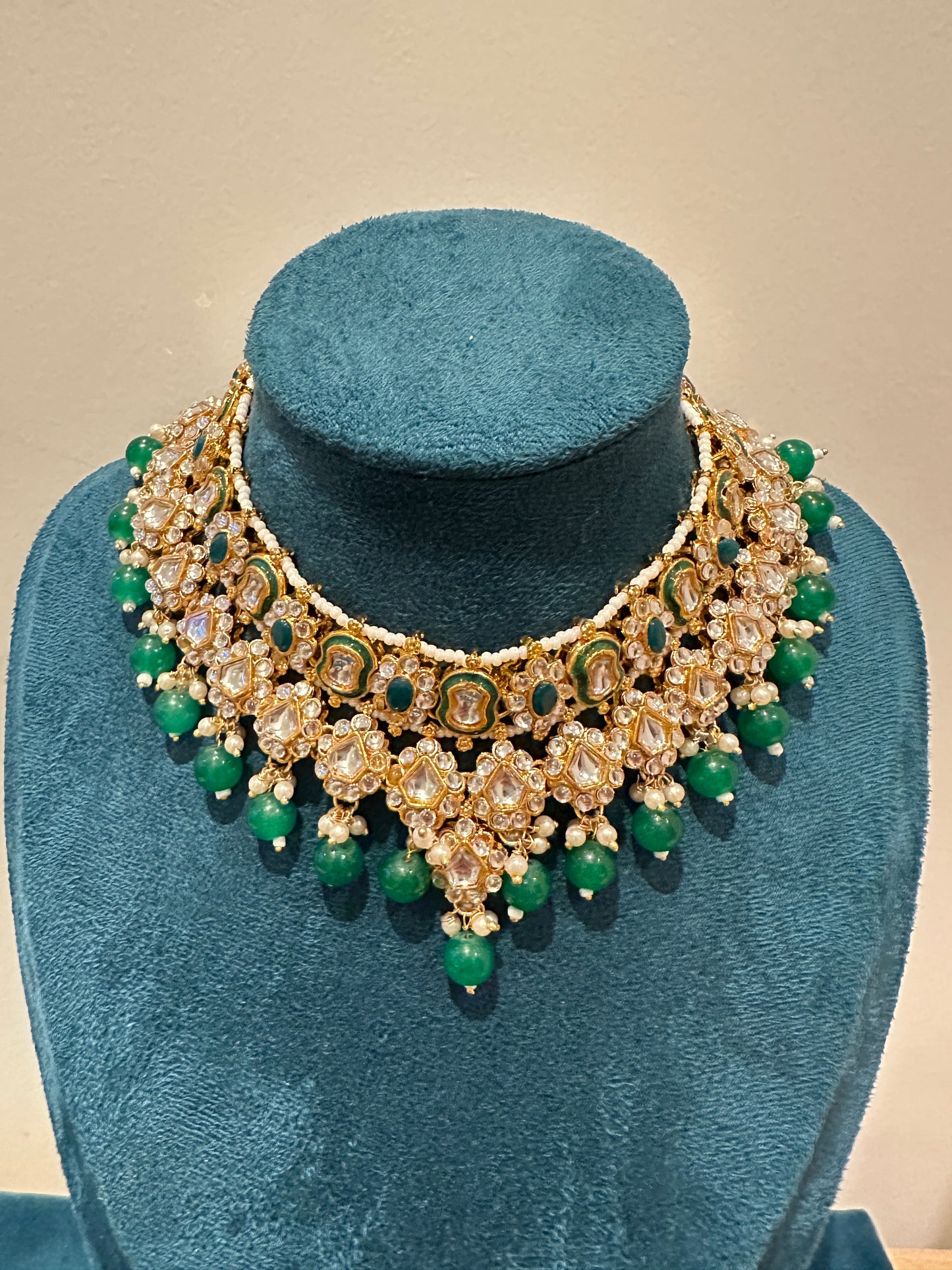 GREEN NECKLACE SET
