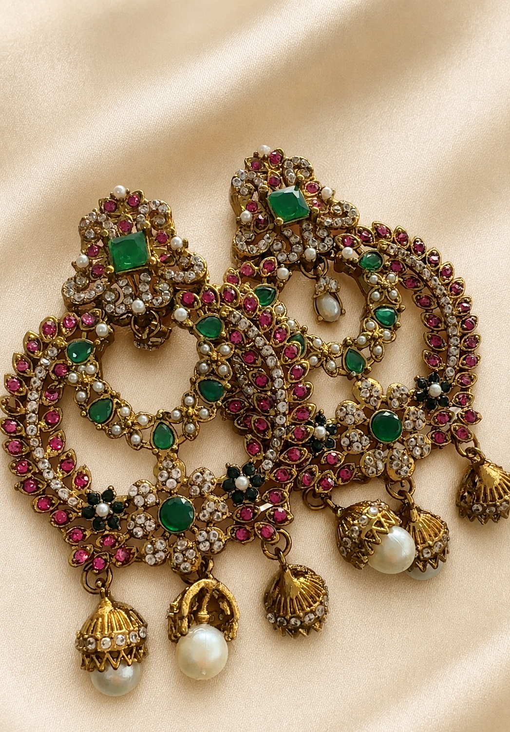 Festive earrings green pink