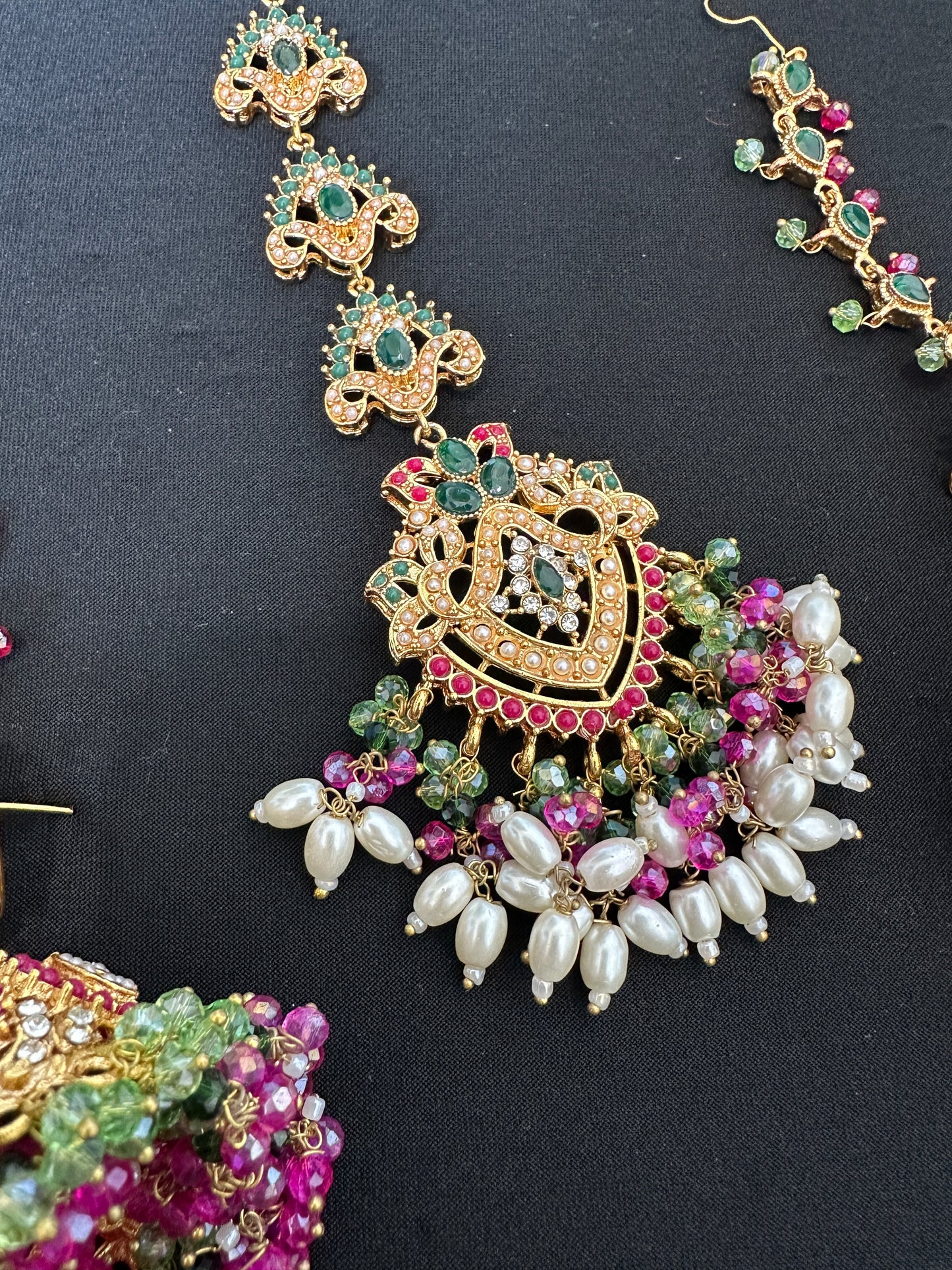 LARGE JHUMKA WITH TIKA