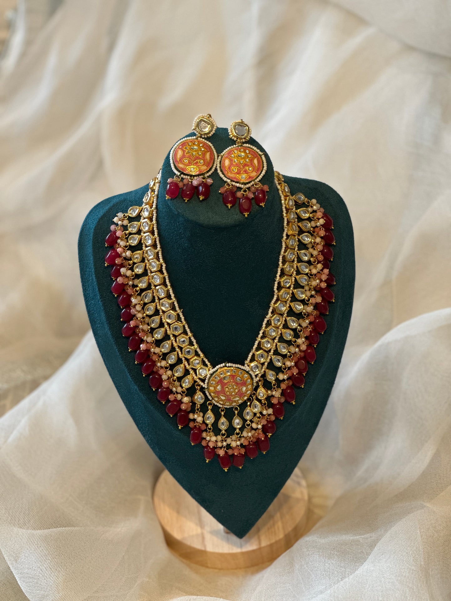 STATEMENT NECKLACE