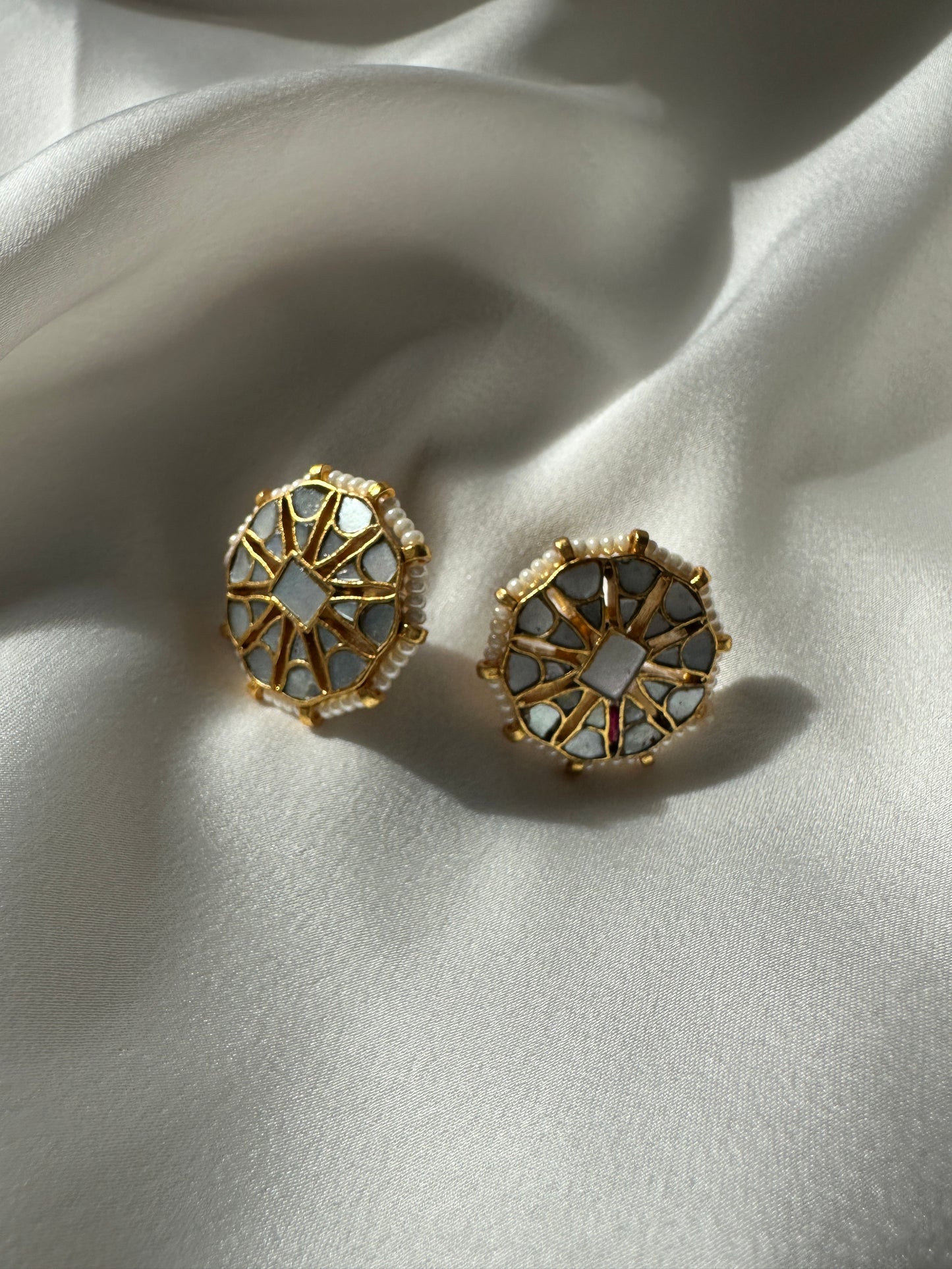 MOTHER OF PEARL CHOKAR