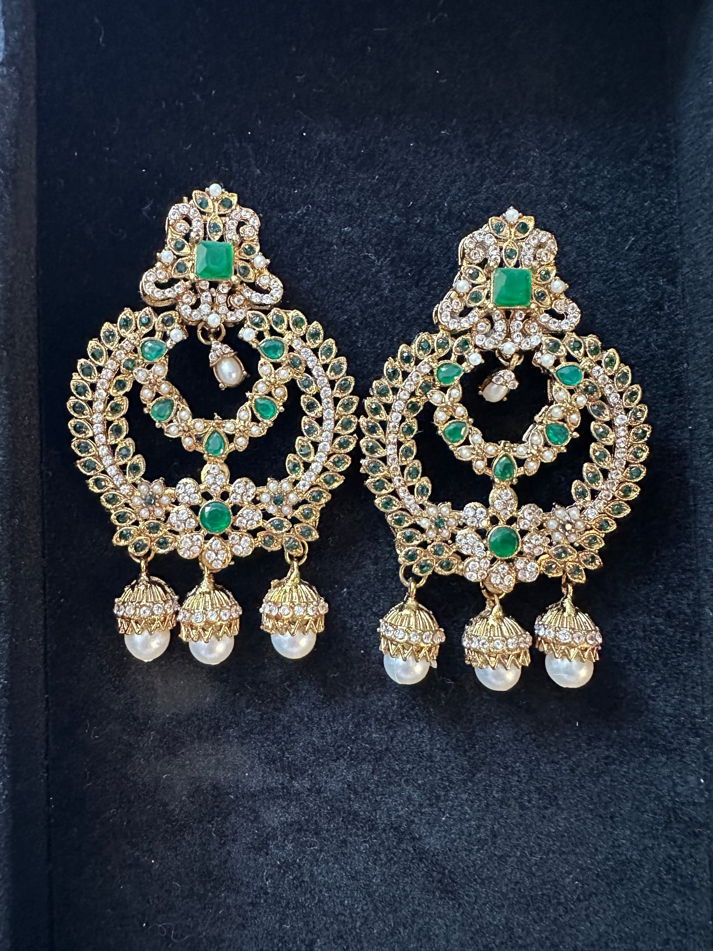 ANTIQUE GOLD CHANDBALI